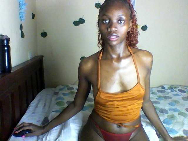 Luna-Noir live cam on BongaCams