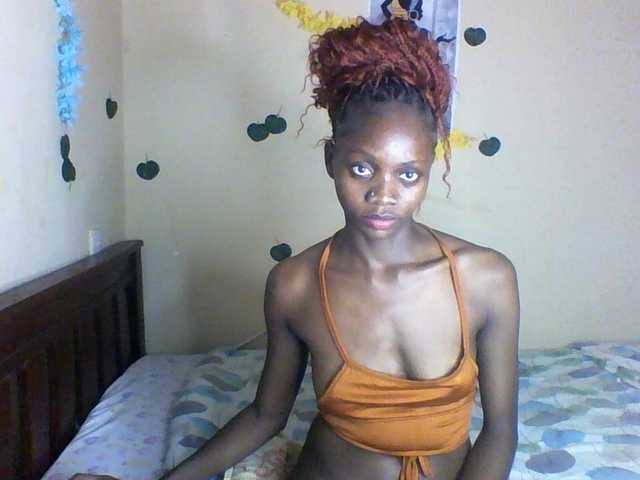 Luna-Noir live cam on BongaCams