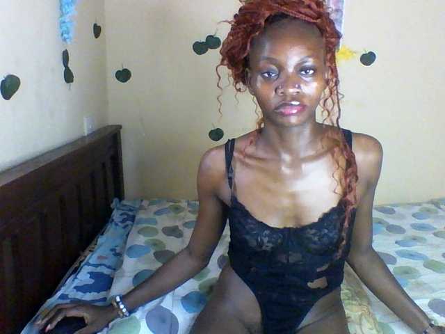 Luna-Noir live cam on BongaCams