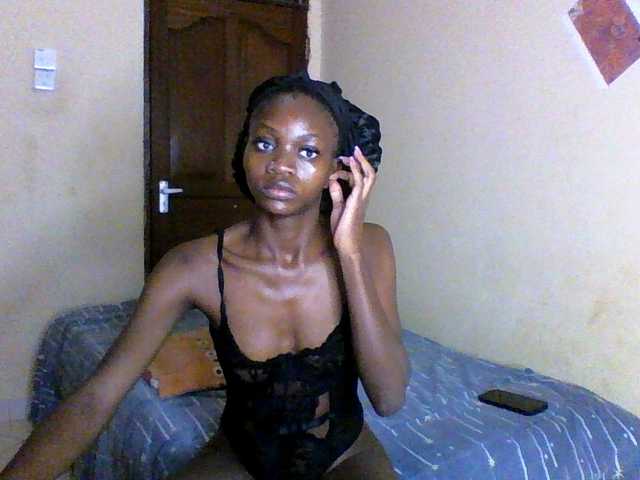 Luna-Noir live cam on BongaCams