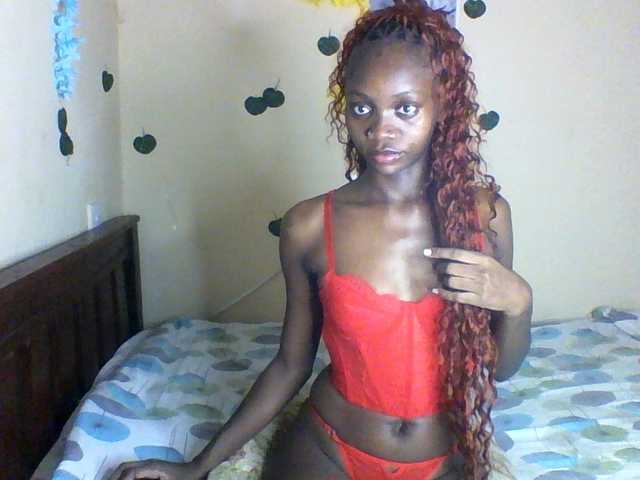 Luna-Noir live cam on BongaCams
