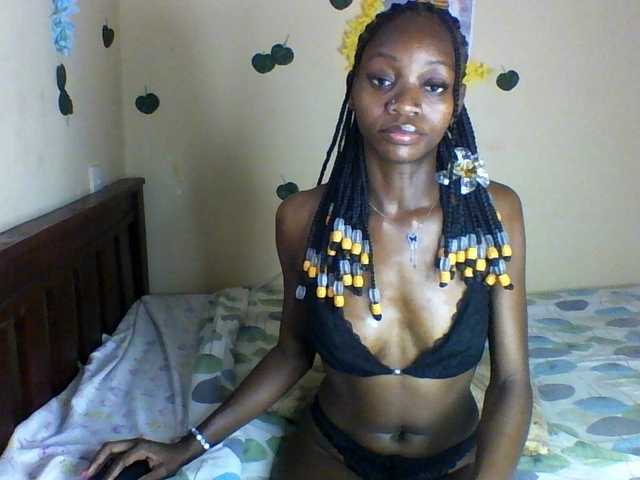 Luna-Noir live cam on BongaCams