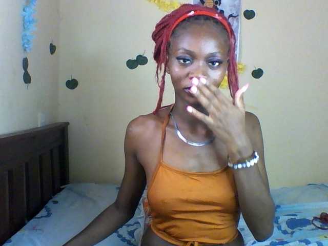 Luna-Noir live cam on BongaCams