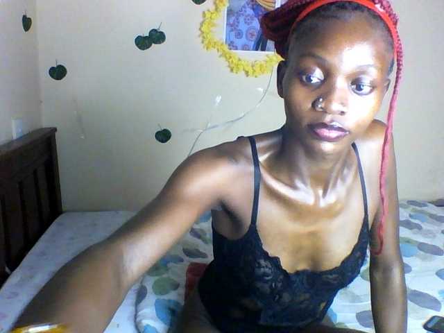 Luna-Noir live cam on BongaCams