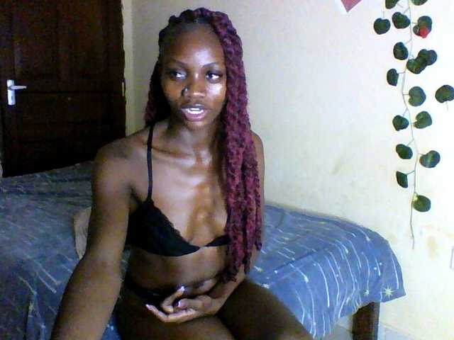 Luna-Noir live cam on BongaCams