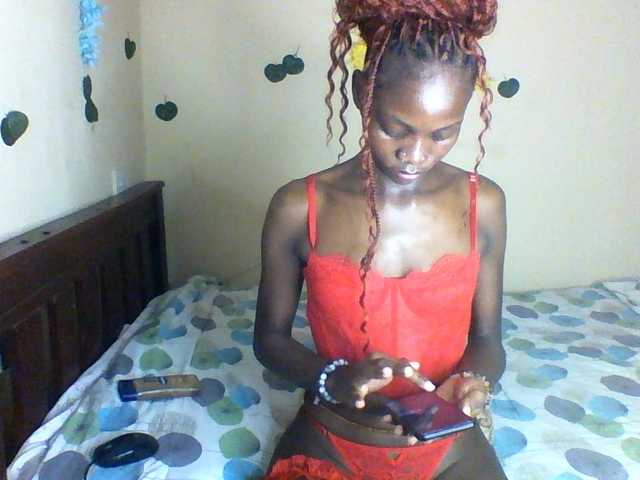 Luna-Noir live cam on BongaCams