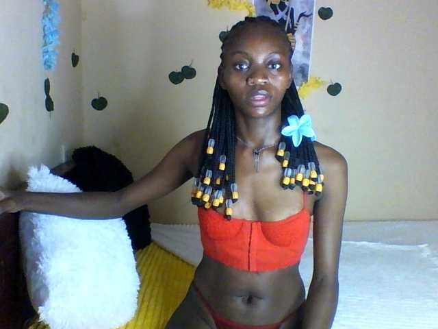 Luna-Noir live cam on BongaCams
