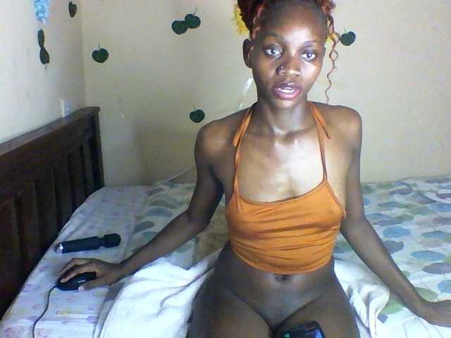 Luna-Noir live cam on BongaCams