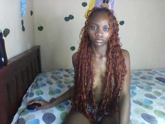 Luna-Noir live cam on BongaCams