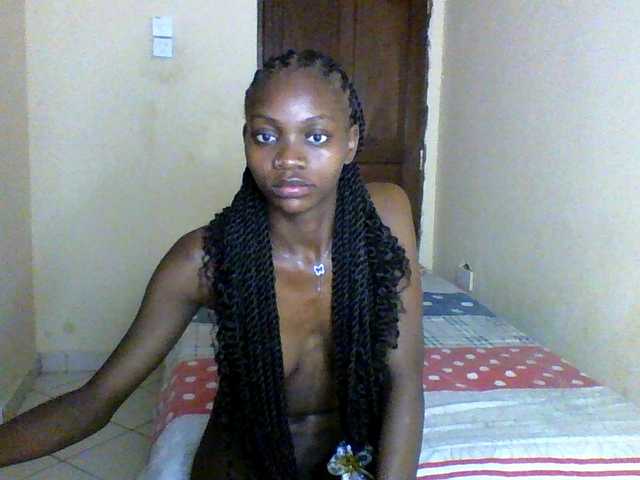 Luna-Noir live cam on BongaCams