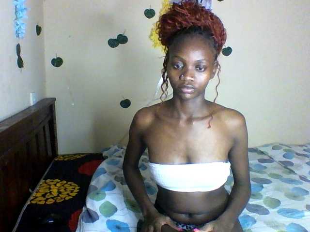 Luna-Noir live cam on BongaCams