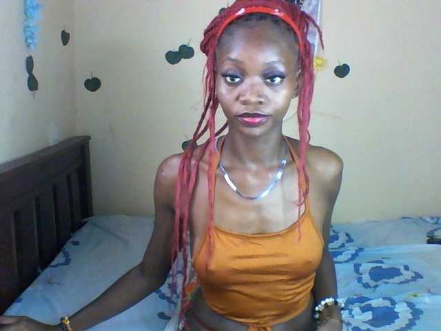 Luna-Noir live cam on BongaCams