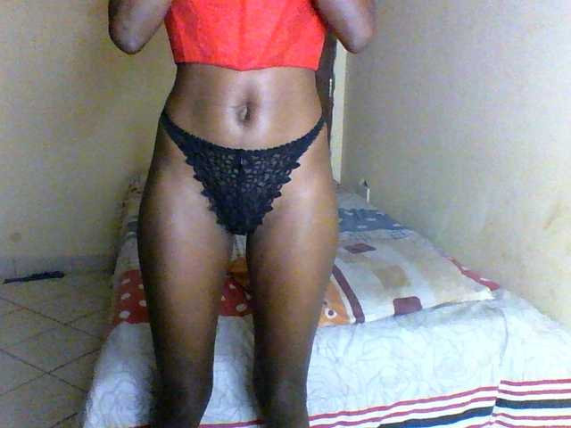 Luna-Noir live cam on BongaCams
