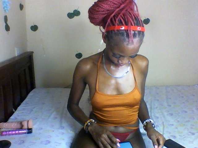 Luna-Noir live cam on BongaCams