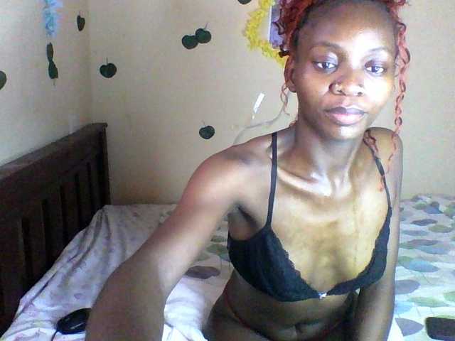 Luna-Noir live cam on BongaCams
