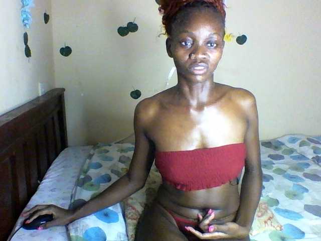 Luna-Noir live cam on BongaCams