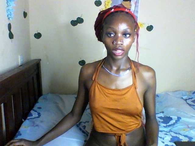 Luna-Noir live cam on BongaCams