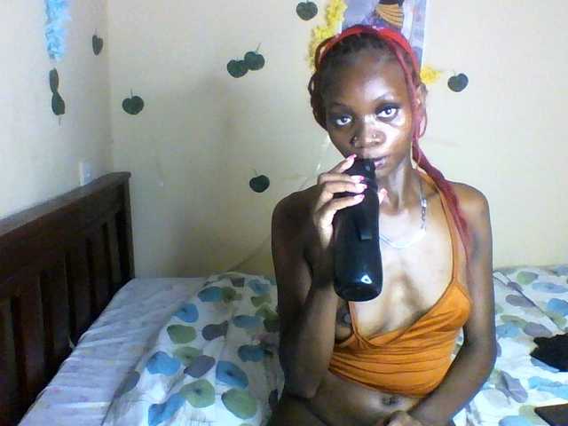 Luna-Noir live cam on BongaCams