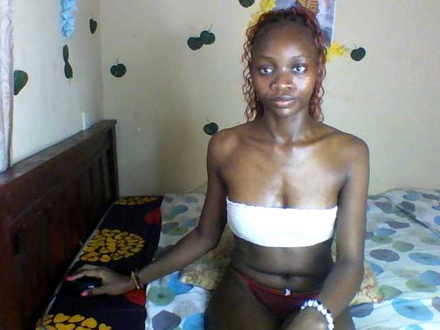 Luna-Noir live cam on BongaCams