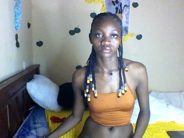 Luna-Noir live cam on BongaCams