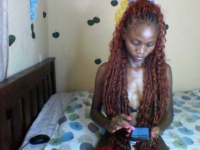 Luna-Noir live cam on BongaCams