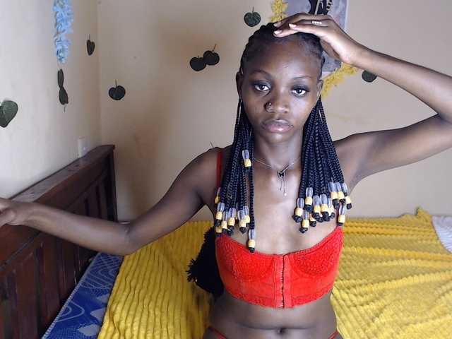 Luna-Noir live webcam show
