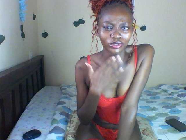 Luna-Noir live cam on BongaCams