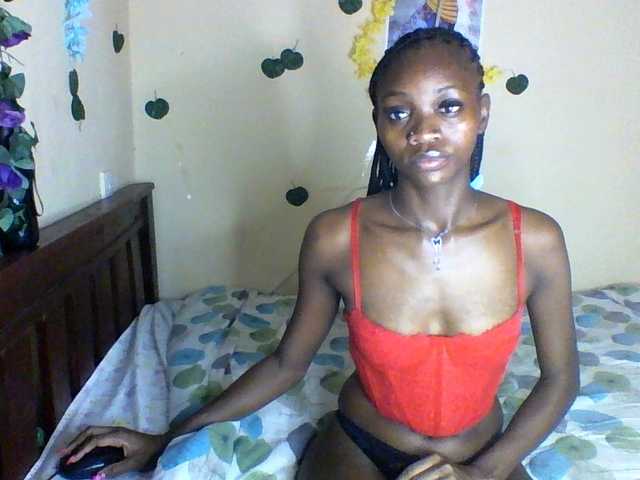 Luna-Noir live cam on BongaCams