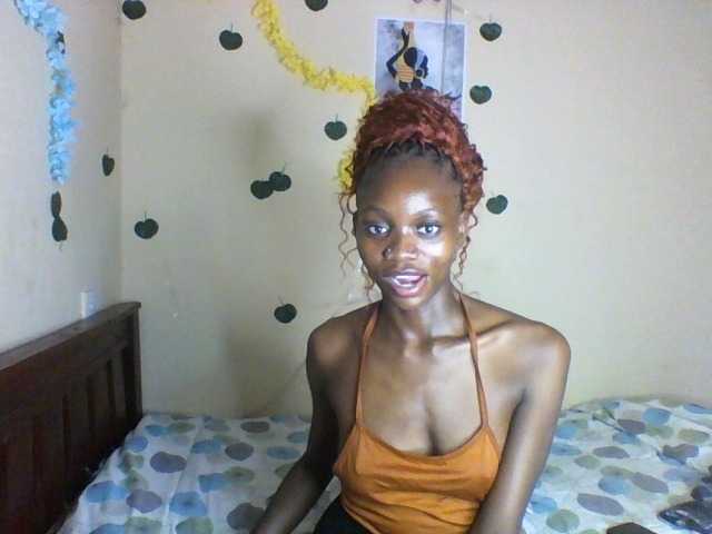 Luna-Noir live cam on BongaCams