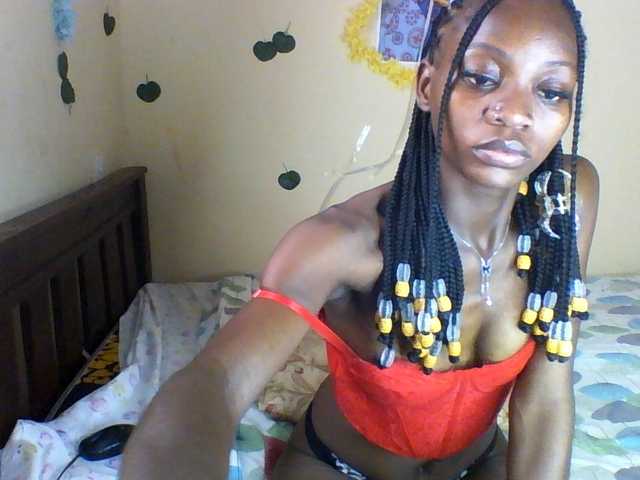 Luna-Noir live cam on BongaCams