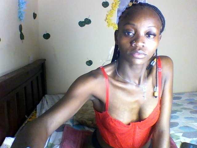 Luna-Noir live cam on BongaCams