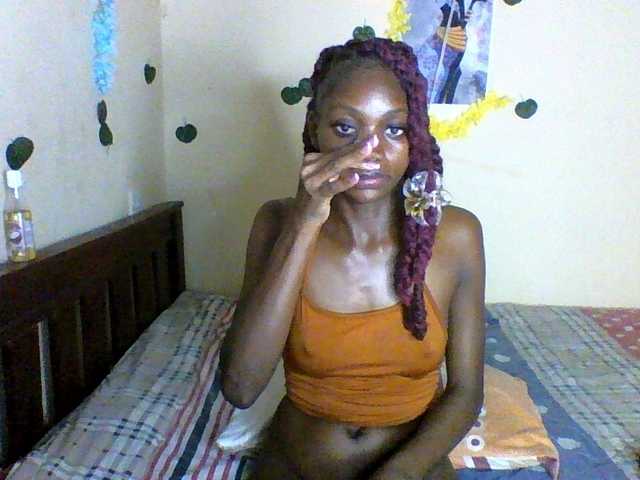 Luna-Noir live cam on BongaCams