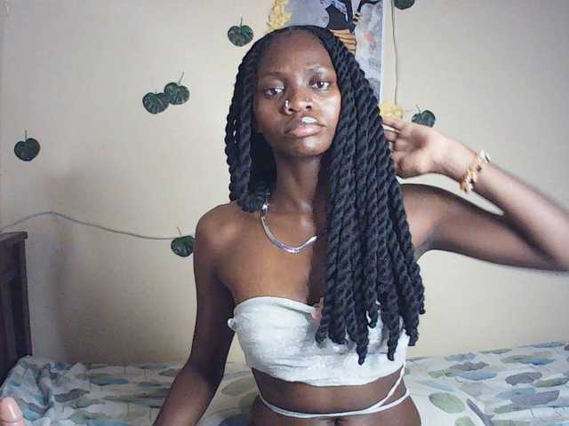 Luna-Noir's BongaCams show and profile