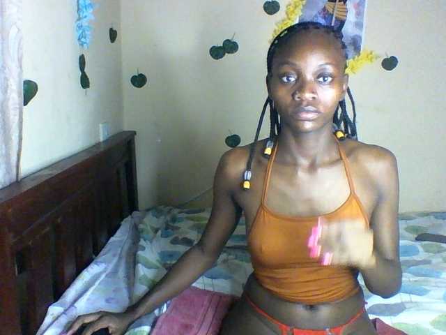 Luna-Noir live cam on BongaCams
