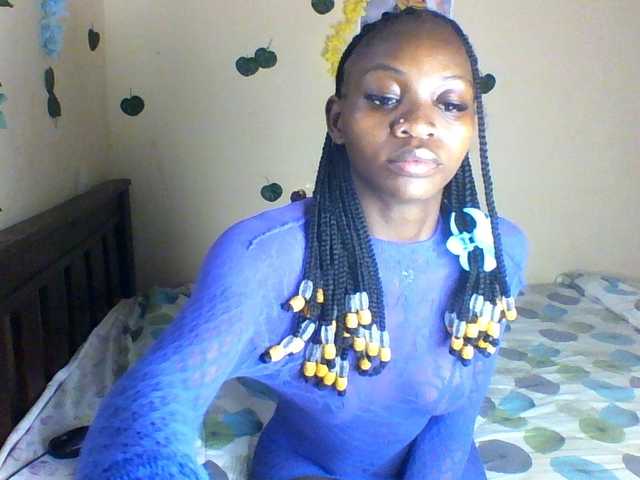 Luna-Noir live cam on BongaCams