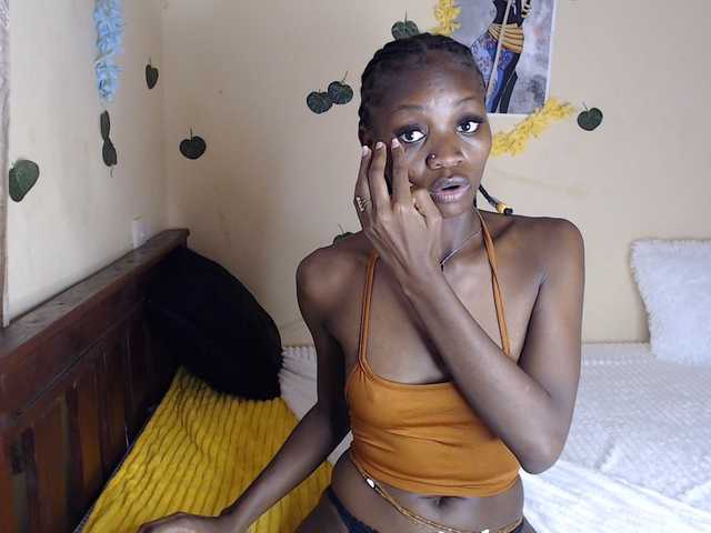 Luna-Noir live cam on BongaCams