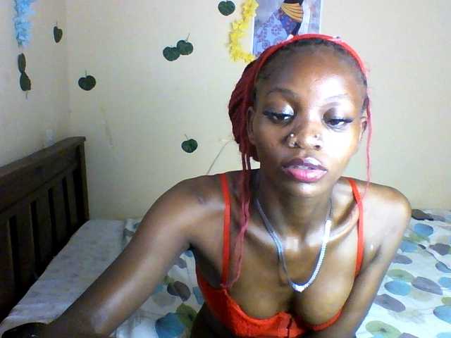 Luna-Noir live cam on BongaCams
