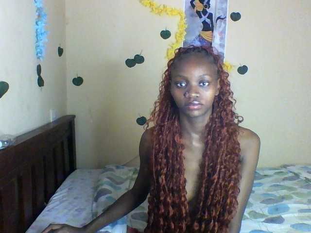 Luna-Noir live cam on BongaCams