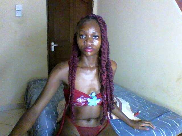 Luna-Noir live cam on BongaCams