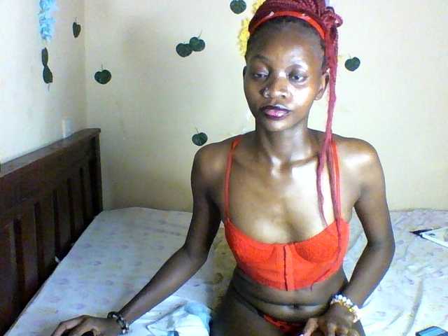 Luna-Noir live cam on BongaCams
