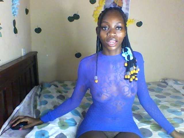 Luna-Noir live cam on BongaCams