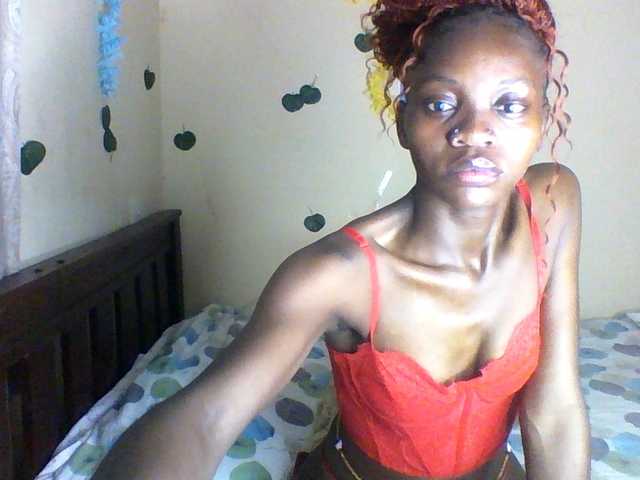 Luna-Noir live cam on BongaCams