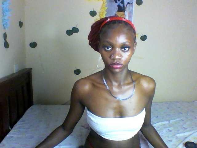 Luna-Noir live cam on BongaCams