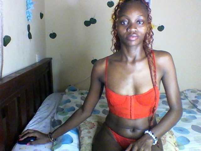 Luna-Noir live cam on BongaCams