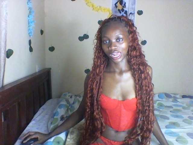 Luna-Noir live cam on BongaCams