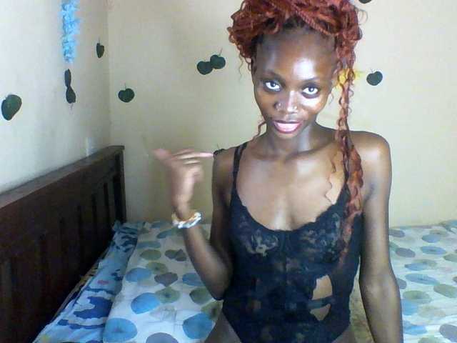 Luna-Noir live cam on BongaCams