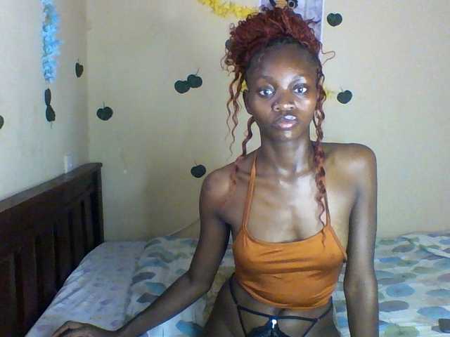 Luna-Noir live cam on BongaCams
