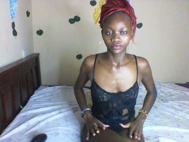 Luna-Noir live cam on BongaCams