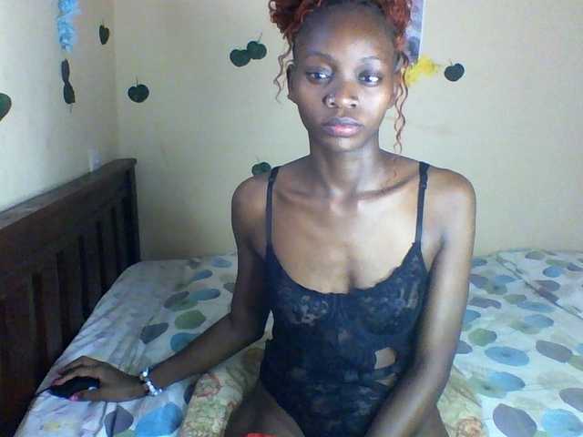 Luna-Noir live cam on BongaCams