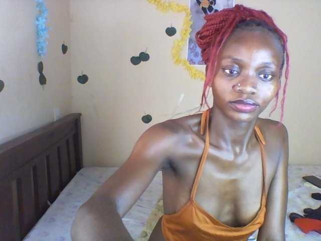 Luna-Noir live cam on BongaCams